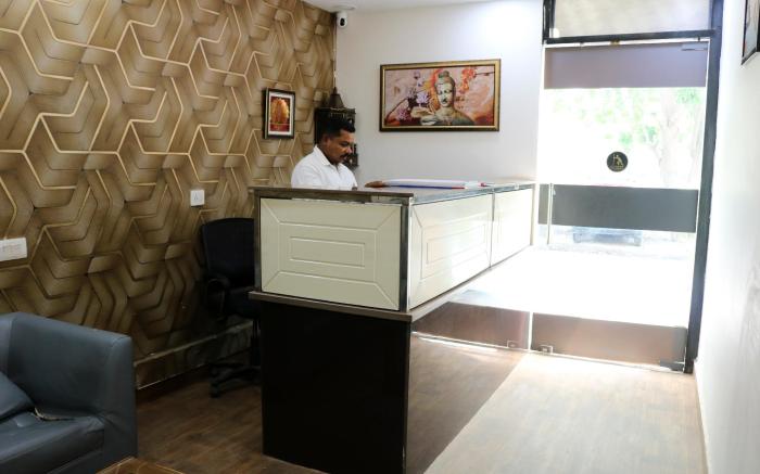 Vinayak Stay Sector 43