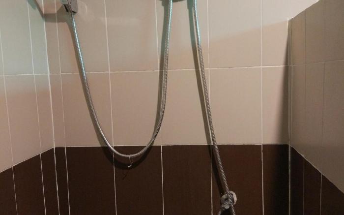 A/C KING BED WITH KITCHEN RUBBER GARDEN QUIET HOME