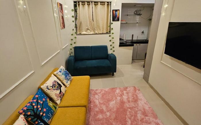 "Cozy Rose – Peaceful Village Retreat in Bandra"