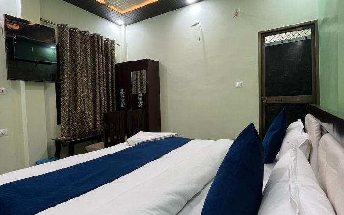 Hotel Arya Kulam Palace