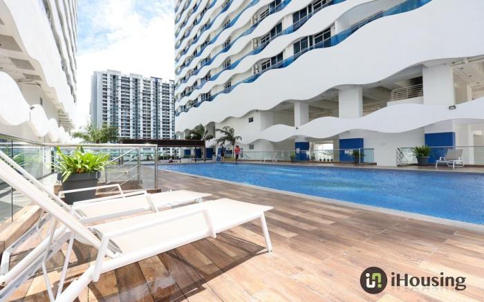 The Wave 2BR Penthouse Near Jonker 23a | I Housing