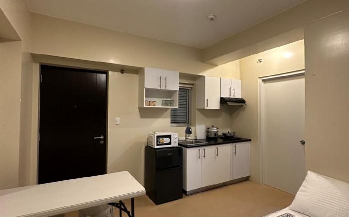 5 adults and 3 Kids (6yr below)Fit Comfortably