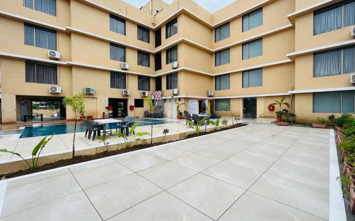 Hotel Prince Garden Daman