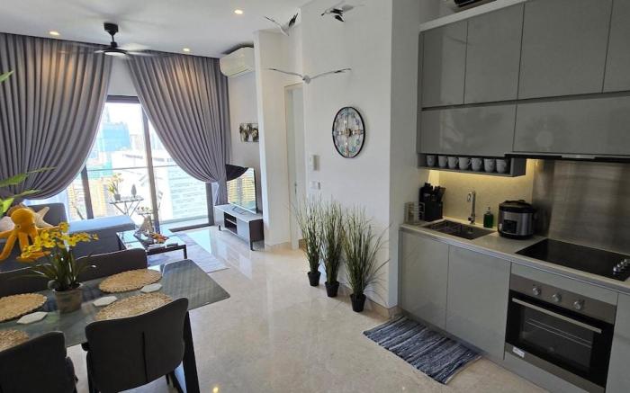 The SeaBreeze Suite with Gorgeous Infinity pools