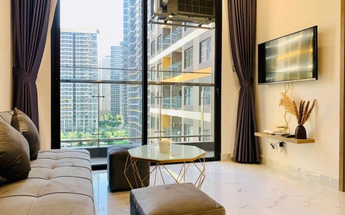 2BR+2WC balcony pool view - Vinhomes Grand Park