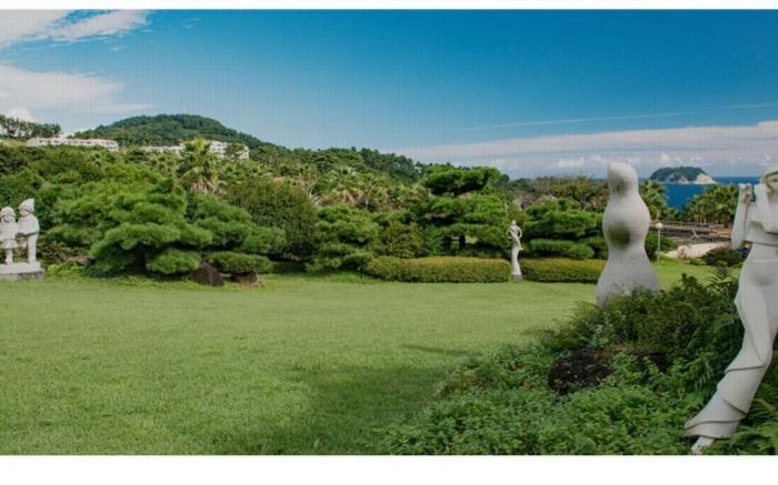 Jeju Whitehouse Pension