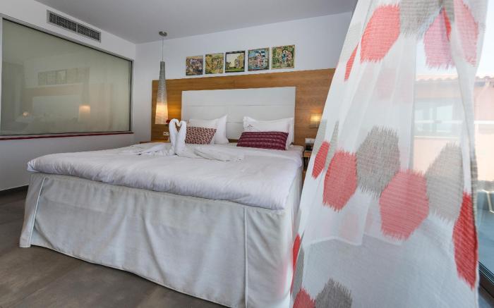 High Beach Hotel