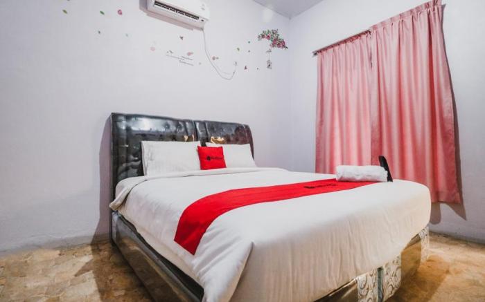 RedDoorz near Millennium ICT Center Medan