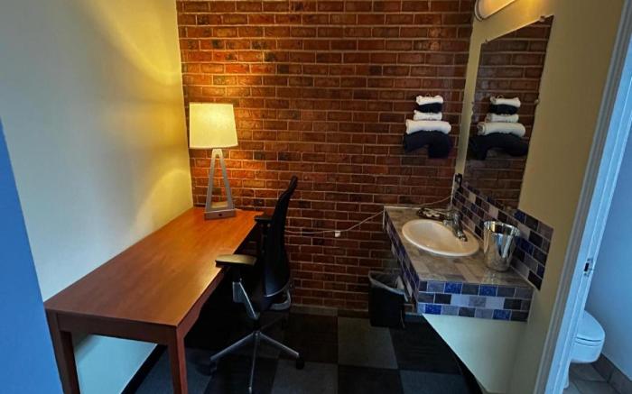 Travelers Inn by OYO Longview Kelso