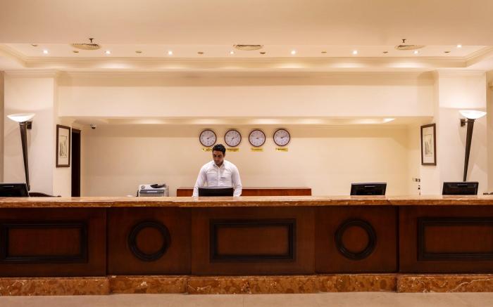 Independents Continental Plaza Beach Resort By IHG