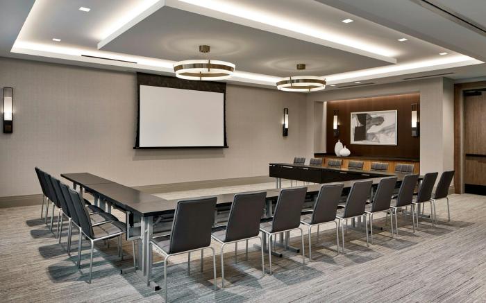 AC Hotel Savannah Historic District