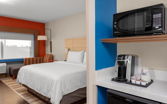 Holiday Inn Express And Suites Wilmington West - Medical Park By IHG