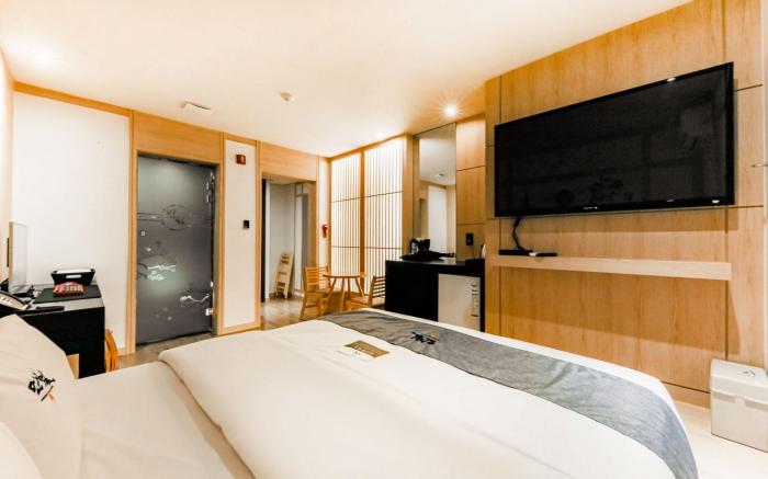 Manwol Hotel