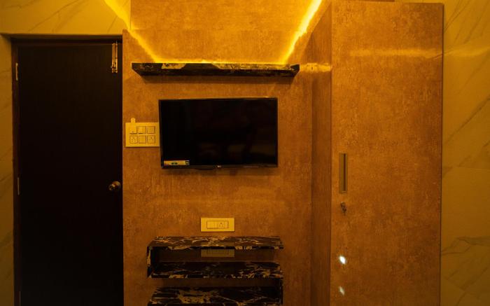 Saravana Shelters Residency