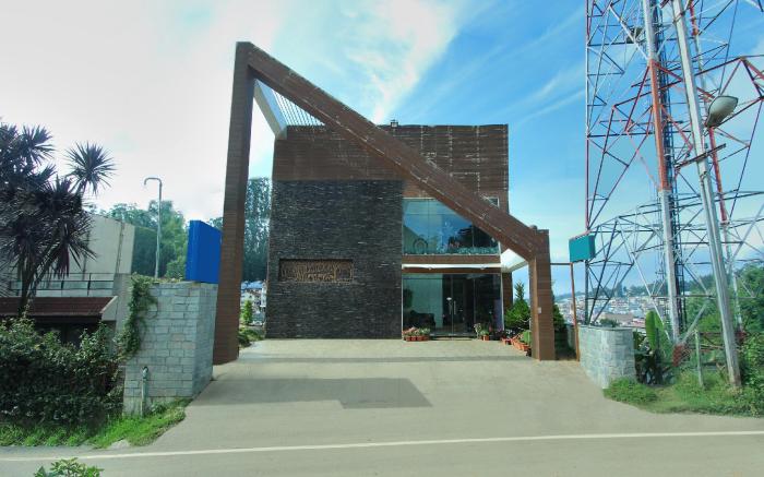 Collection O 140 Sholas Residency