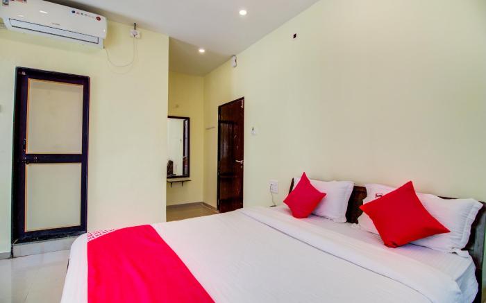 OYO 28581 Hotel Sitara