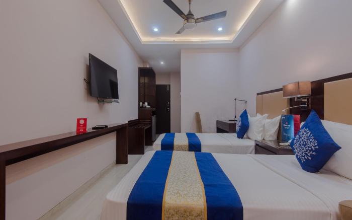 OYO Flagship 15439 Colaba