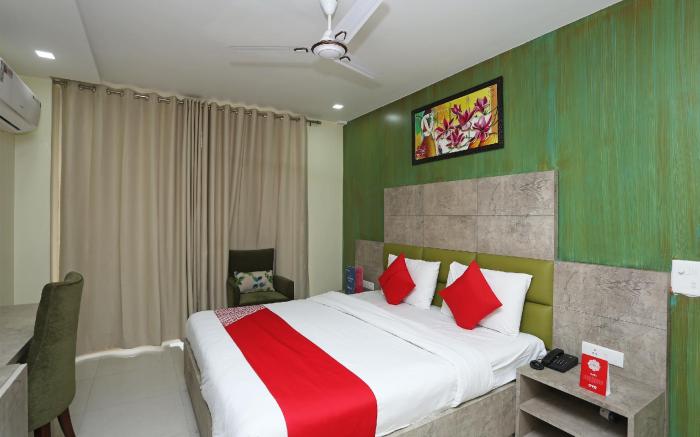 OYO 33355 La Rooms