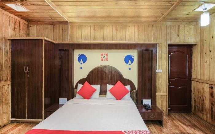 OYO 30479 GREEN WOOD RESORT