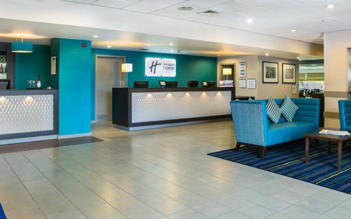 Holiday Inn Express Manchester Airport By IHG