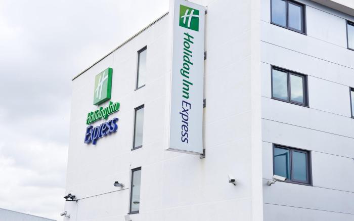 Holiday Inn Express Manchester Airport By IHG
