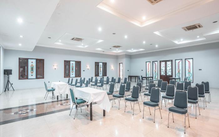 Super OYO 686 Bunga Karang Hotel