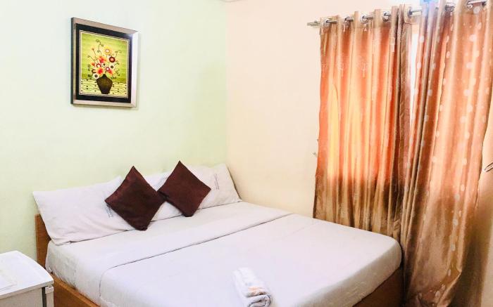 De Lawrence Court & Suites