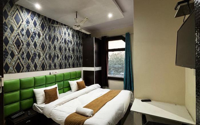 HOTEL AKASH CONTINENTAL