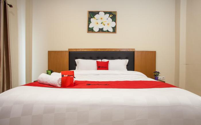 RedDoorz Premium @ Jalan Cengkeh Malang