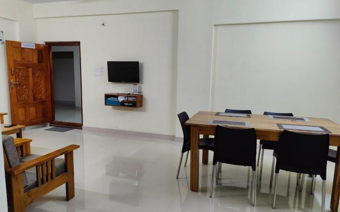 City Center Apartment - 305