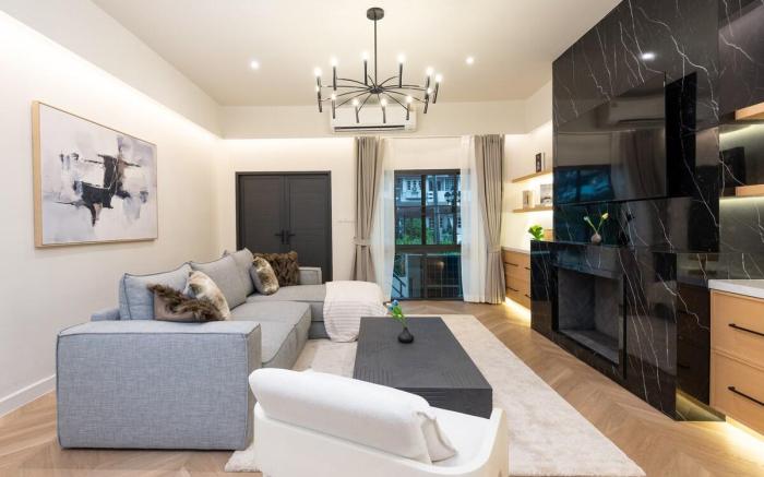 Stylish 5BR Poolhouse + Theater | 2mins to BTS