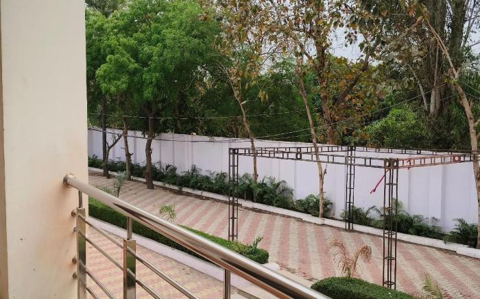 105 Studio balcony suits in Ghat 