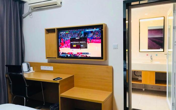 Pai Hotel Chengdu Xindu Baoguang Temple Zhonglou Metro Station