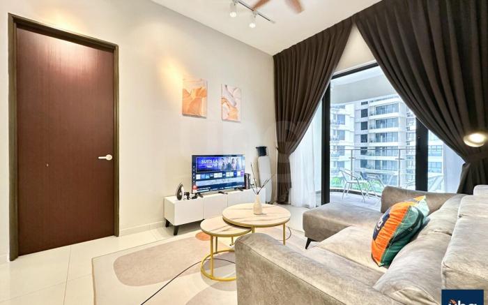 Khaleesya Suite. CG Pool View @2BR 4Pax near CIQ