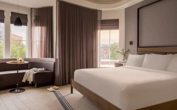 907 Main Hotel Central Square, Sonder