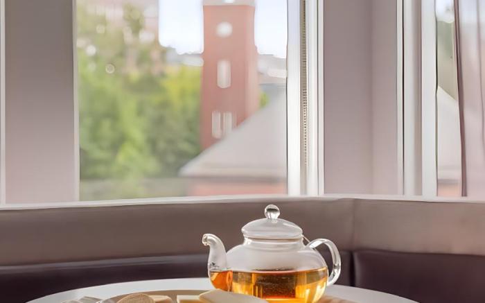 Lark Hotels 907 Main