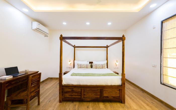 ELIVAAS AdhiVa Retreat 5-BHK Farmhouse with Private Pool, Bar & Lush Garden