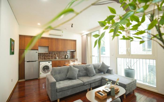XOI Saka_501_2BR-65m²_Balcony_Lakeside_Kitchen@CBD
