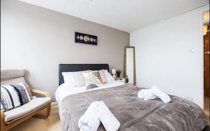Cozy 2 Bedroom Apartment in London