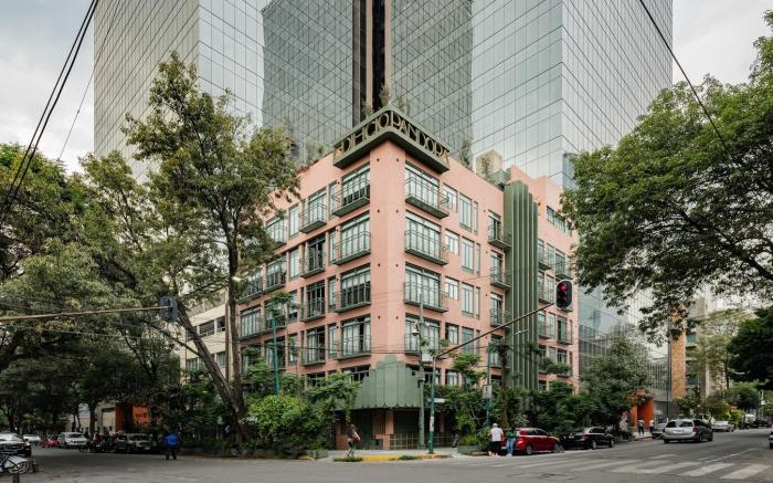 Pandora Hotel