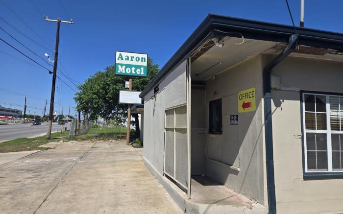 Aaron Motel By OYO San Antonio NW I-10