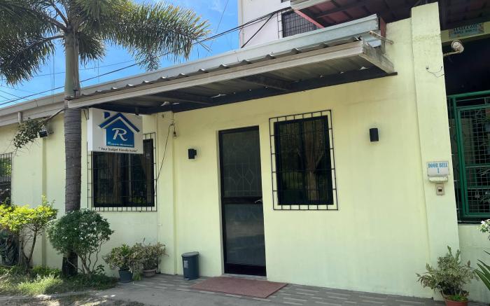 ROYALE HOMETEL