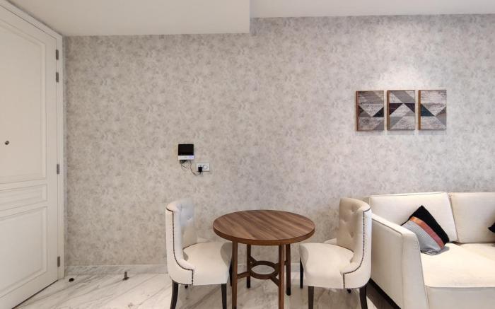Studio Stay | Leela Residence