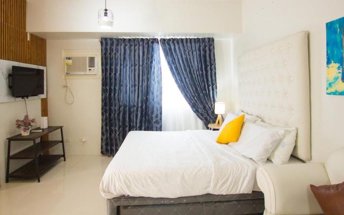 Casa - Chic Pool View Studio Near Ayala Mall