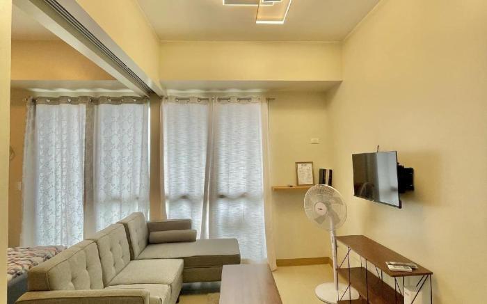 The Palladium Modern Executive Studio with Bedroom