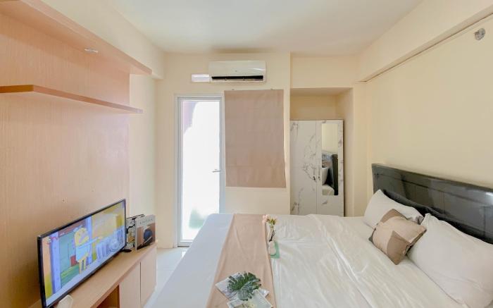 Nice Studio Green Pramuka City Apt By Travelio