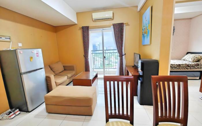 Strategic 2BR Thamrin Apt w/ Pool & Gym