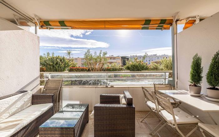 Charming apartment on Boulevard Alexandre III