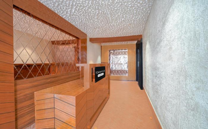 Super Townhouse Dharampur Railway Station