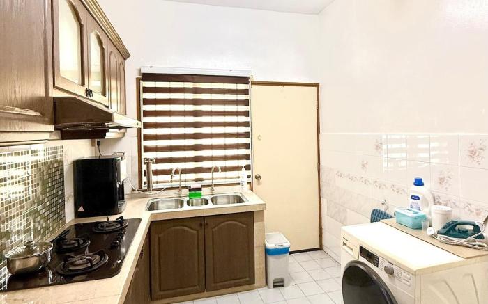 Double Storey Homestay - Walk to Jonker @ 9pax
